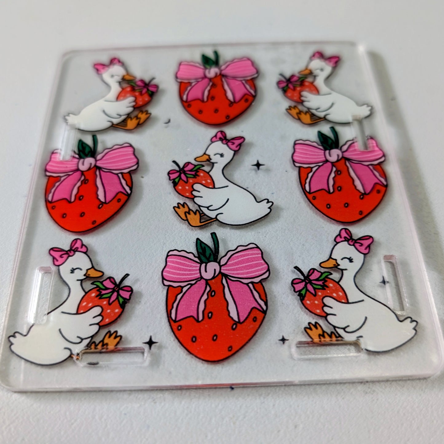 Strawberries with Bows and Geese Pen Box