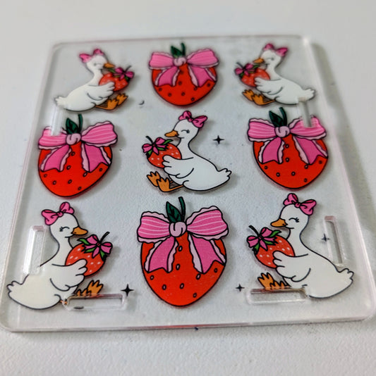 Strawberries with Bows and Geese Pen Box